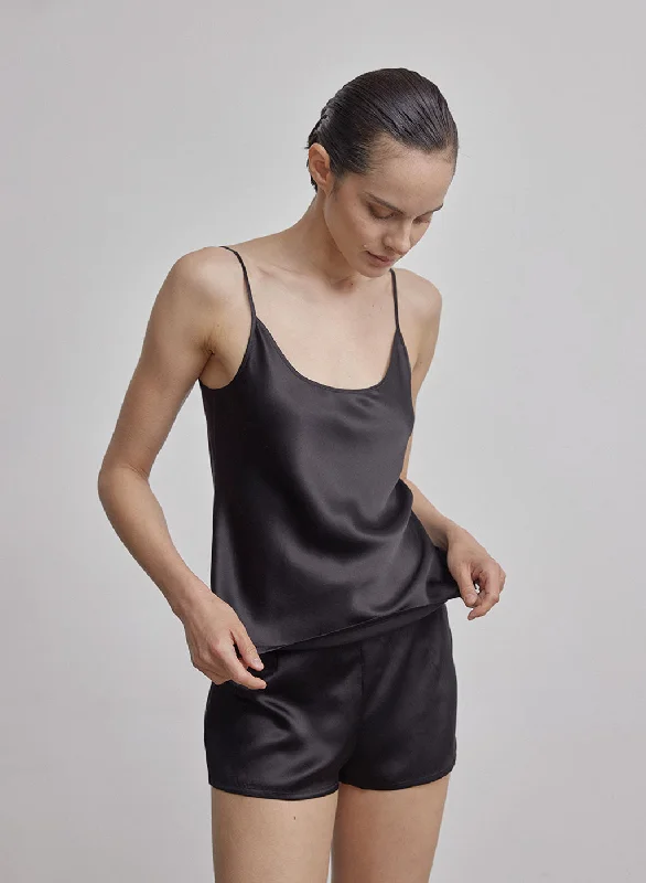 Goddess Outfit Black Elastic Waist Woven Shorts