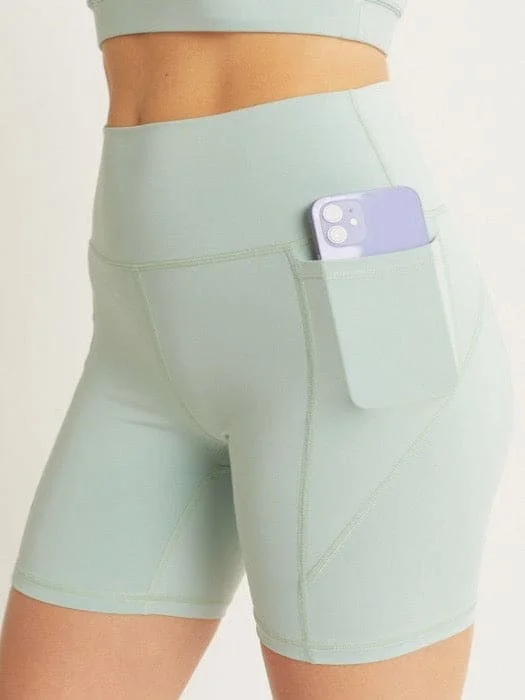 Age-reducing Style Essential Biker Shorts