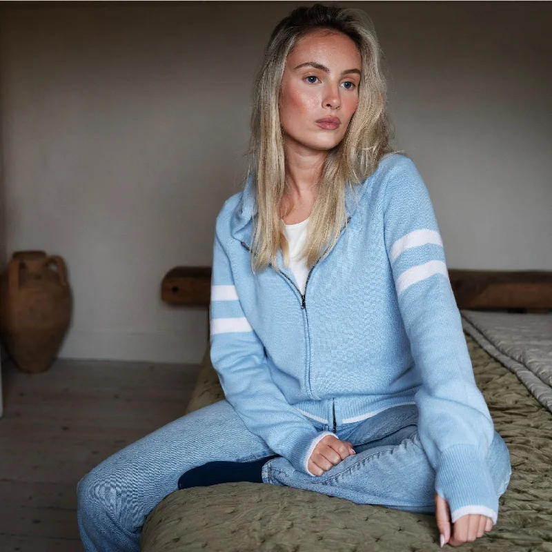 Easy Fashion Women's Zip Hoodie