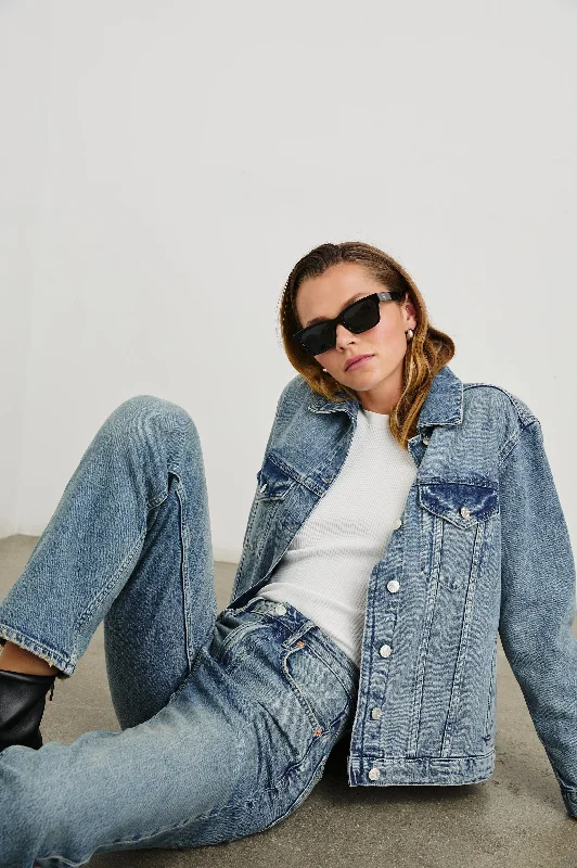 Elegant Outline GROVE BOYFRIEND TRUCKER JACKET - EMBOSSED INDIGO