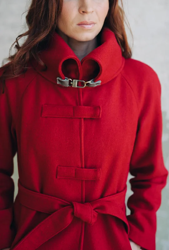 Leisure Sports CROSSBAR RAGLAN COAT · redbird
