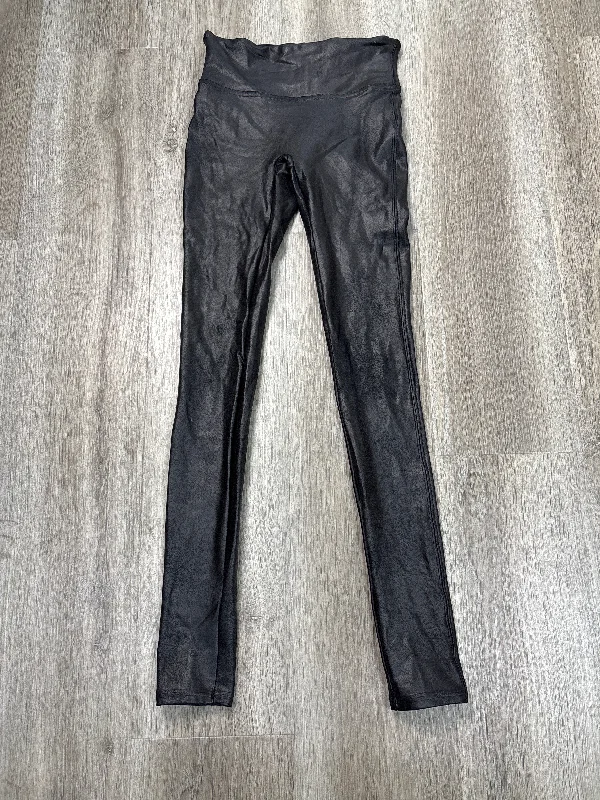 Fashion Wear Athletic Leggings By Spanx In Black, Size: Xs