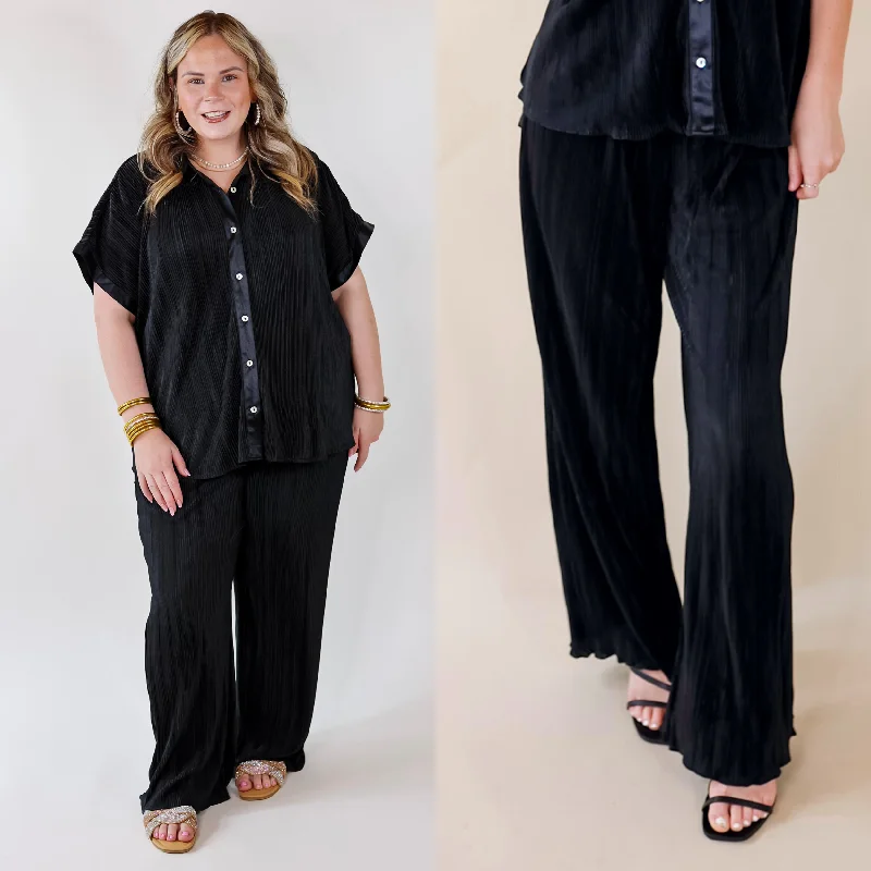 Smart Comfort Walking In Paradise Plissé Drawstring Pants in Black